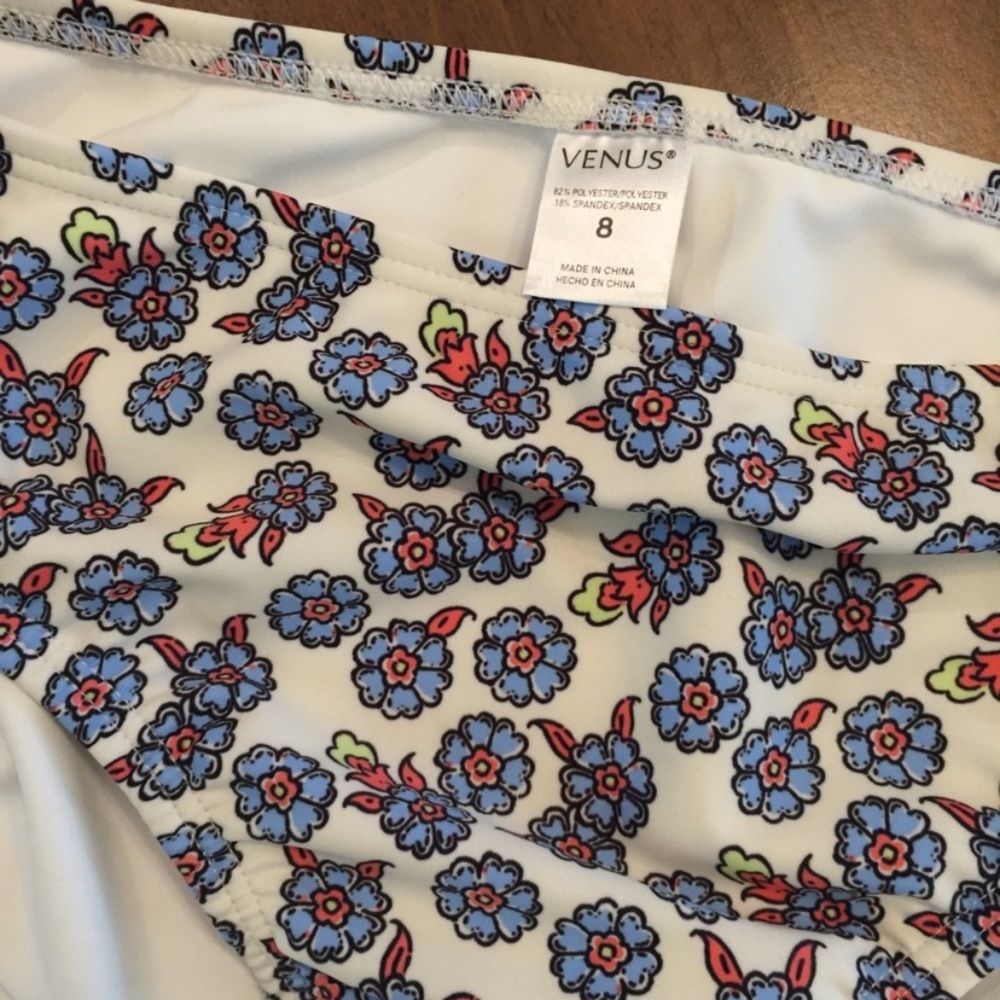NWOT Venus Mid Rise Bikini Swim Bottoms White with Blue Flowers - Picture 2 of 7